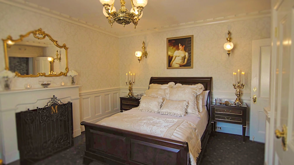 Bedroom at William Mason House Photo Image